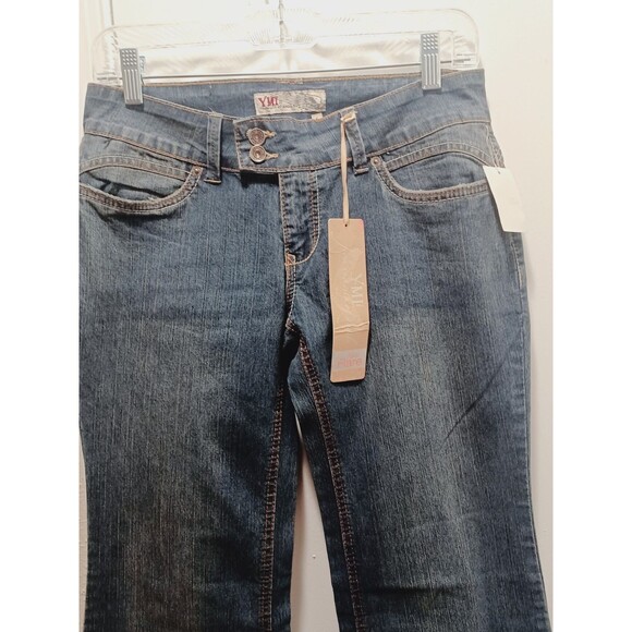NWT YMI Women's Katie Flare Low-rise jeans 28×32  size 5 - Picture 3 of 8